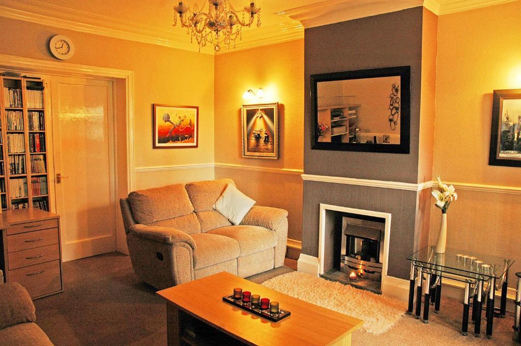 Pitreavie Guest House Dunfermline Extérieur photo