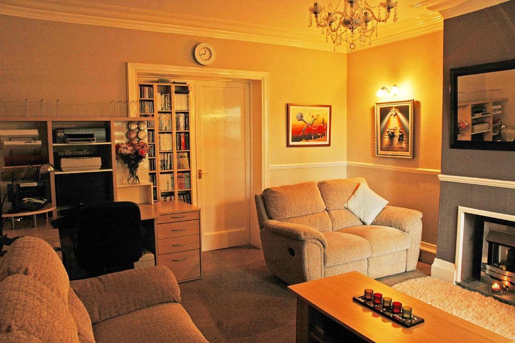Pitreavie Guest House Dunfermline Extérieur photo